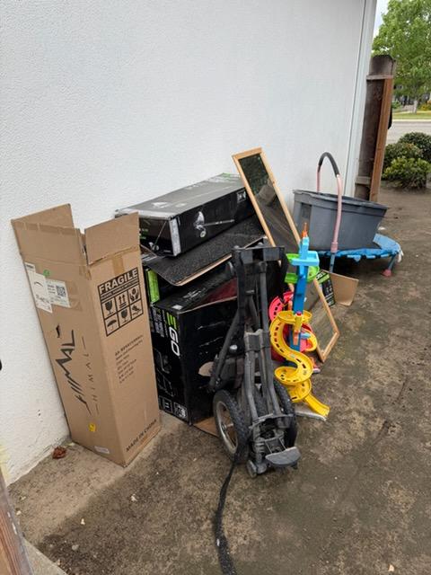 Before Side-Yard Junk & E-Waste Pickup in Turlock, CA, CA